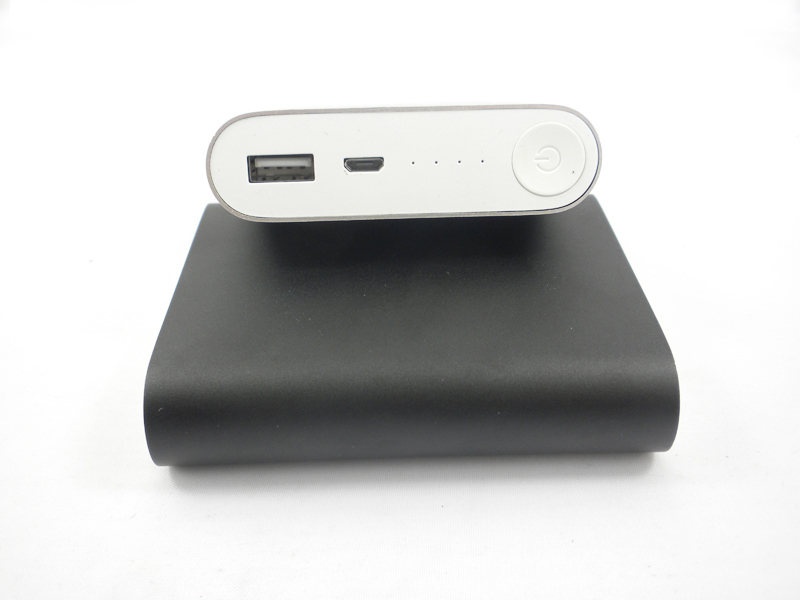 Popular Xiaomi four section mobile power supply with LED lamp aluminum alloy shell of power bank
